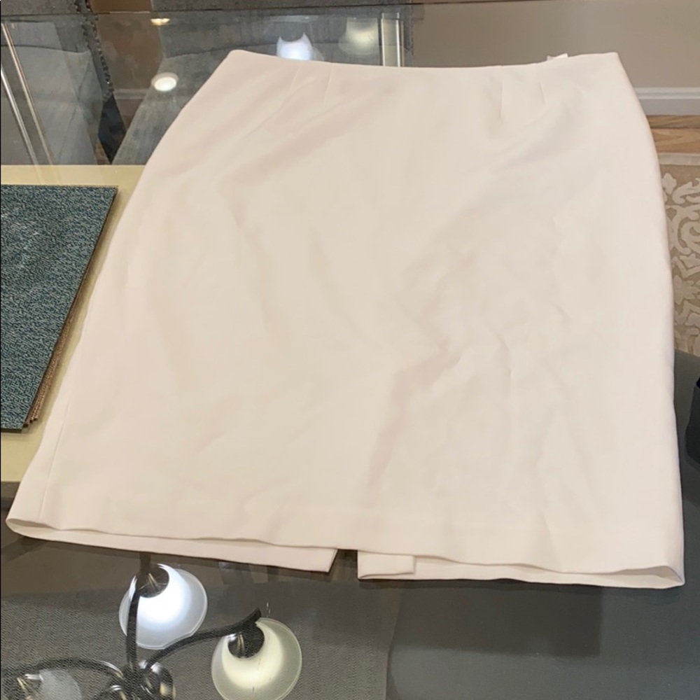 Black Label By Evan Picone- White Skirt
